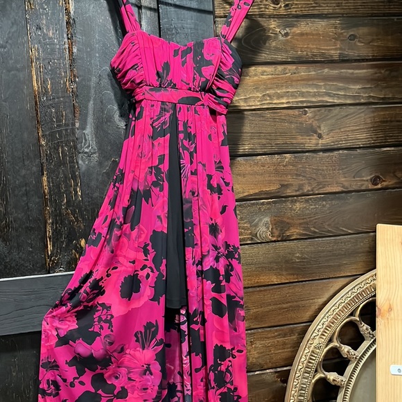 Summer dress - Picture 3 of 6